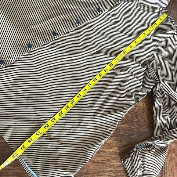 Chico’s black tan Striped button down long sleeve shirt size 3 / XL - Picture 7 of 9